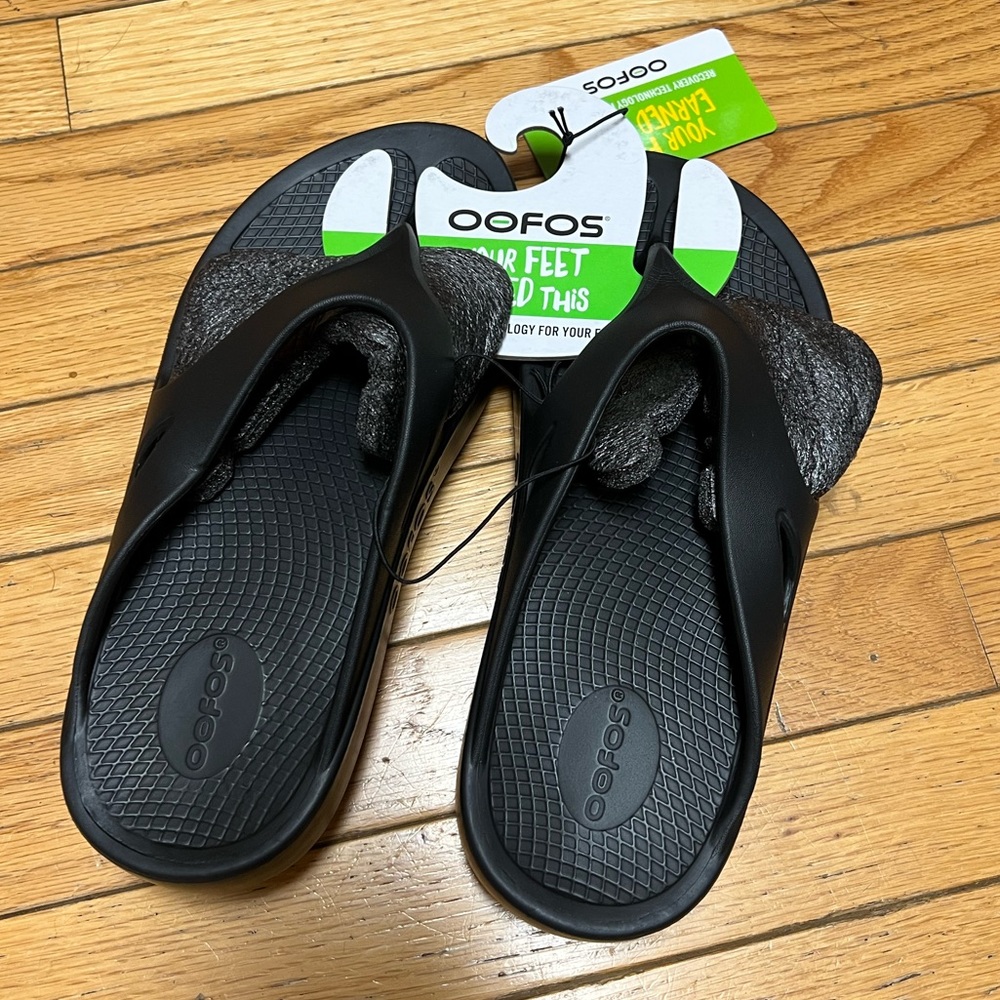 OOFOS Original Sandals Black NWT
